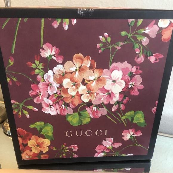 ❤️SOLD❤️Authentic Black And Gold Gucci Belt - Picture 11 of 16